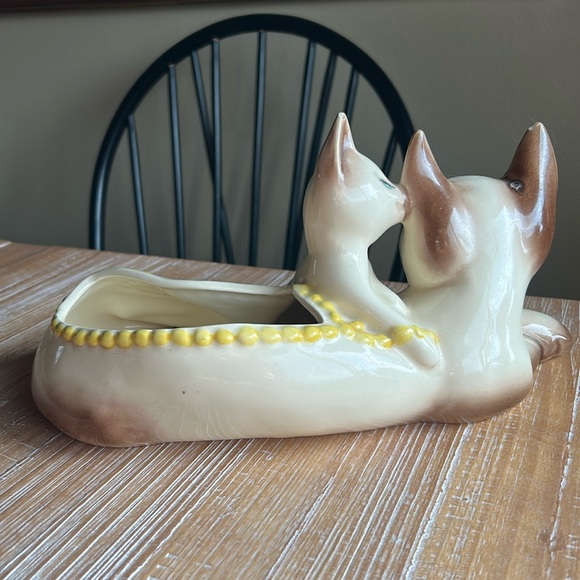 Vintage Hull Pottery Siamese Momma Cat & Kitten Planter USA - Picture 6 of 16